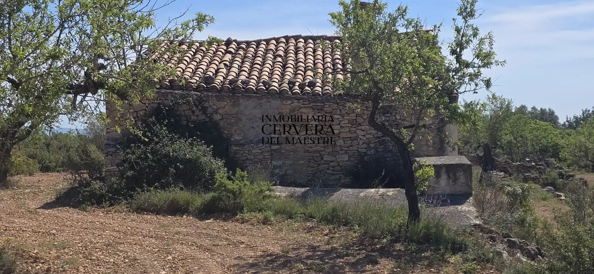 Außenansicht von Country house zum Verkauf in Sierra Engarcerán