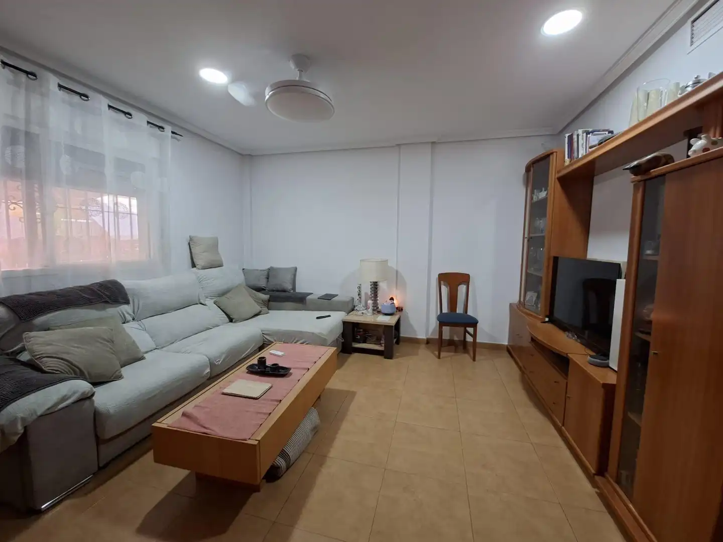 Sala d'estar de Casa adosada en venda en San Javier amb Aire condicionat, Jardí privat i Terrassa