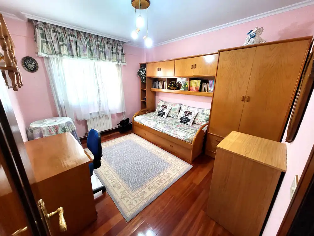 Bedroom of Flat for rent in Vigo   with Heating, Parquet flooring and Terrace