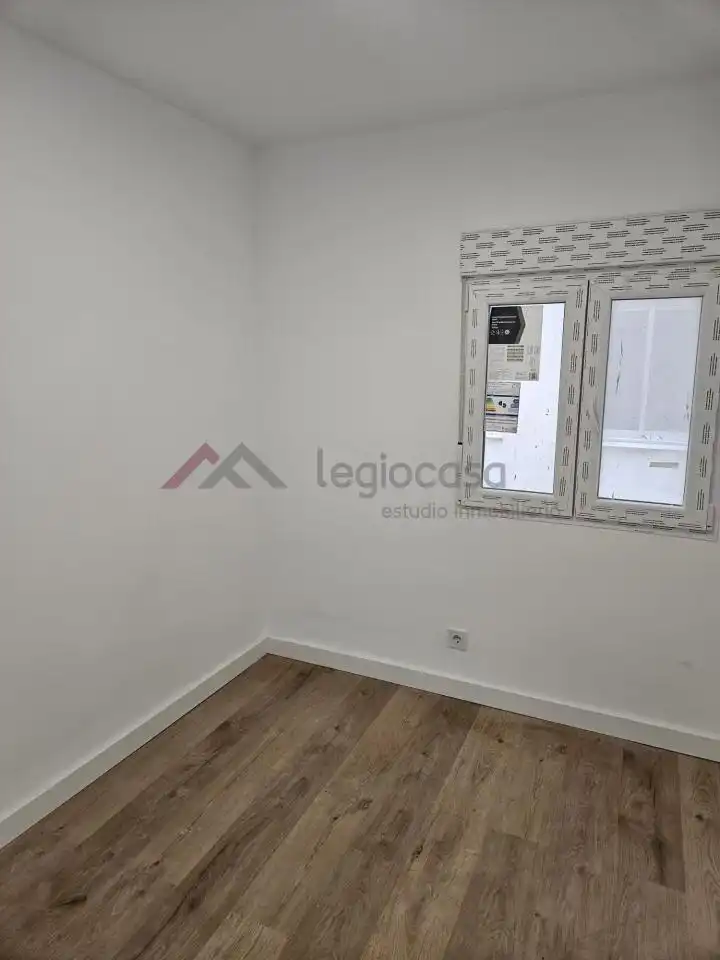 Habitación de Piso en venta en León Capital  con Calefacción, Terraza y Trastero