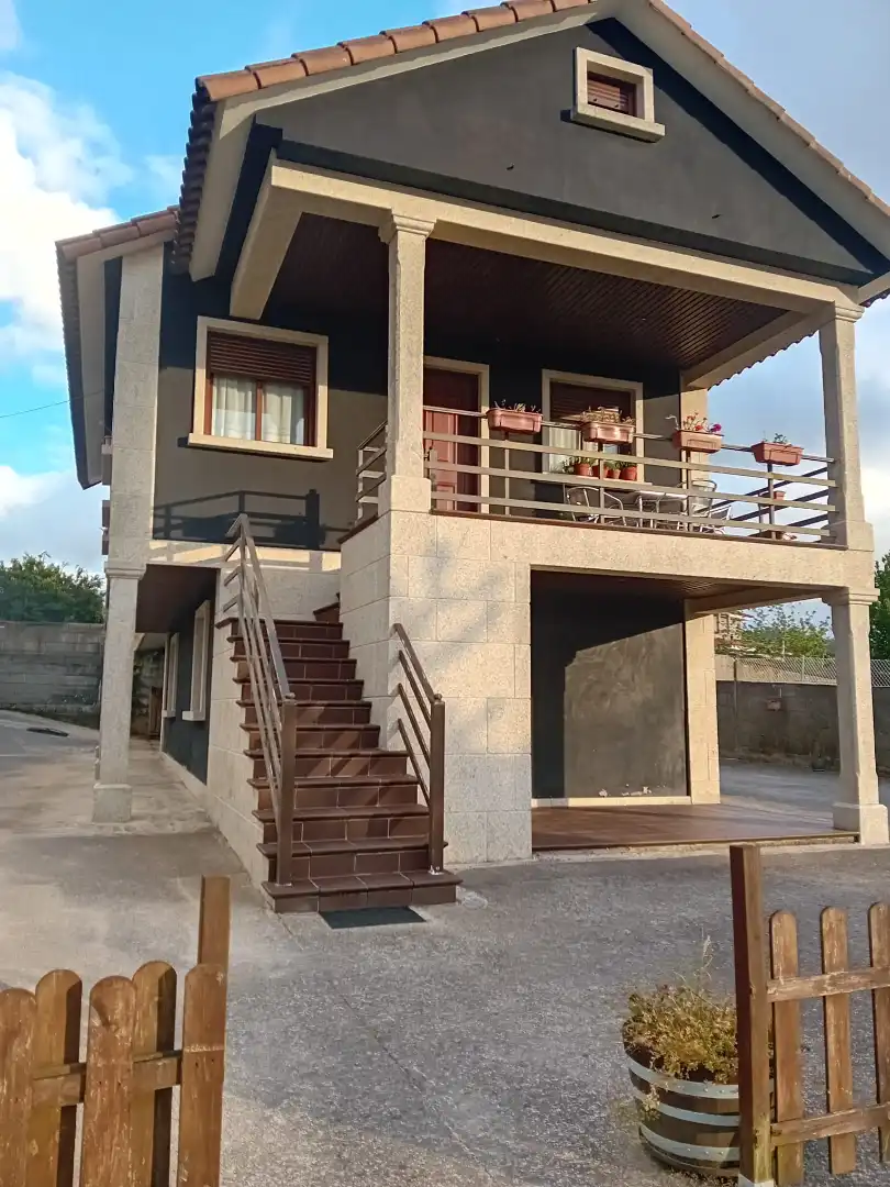 Vista exterior de Casa o chalet en venta en Vigo  con Jardín privado y Balcón