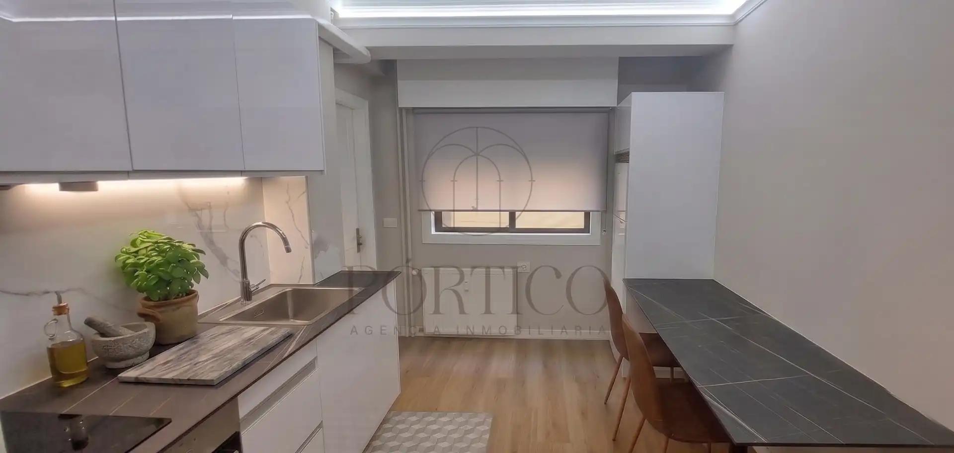Cocina de Apartamento de alquiler en Vigo  con Calefacción y Amueblado