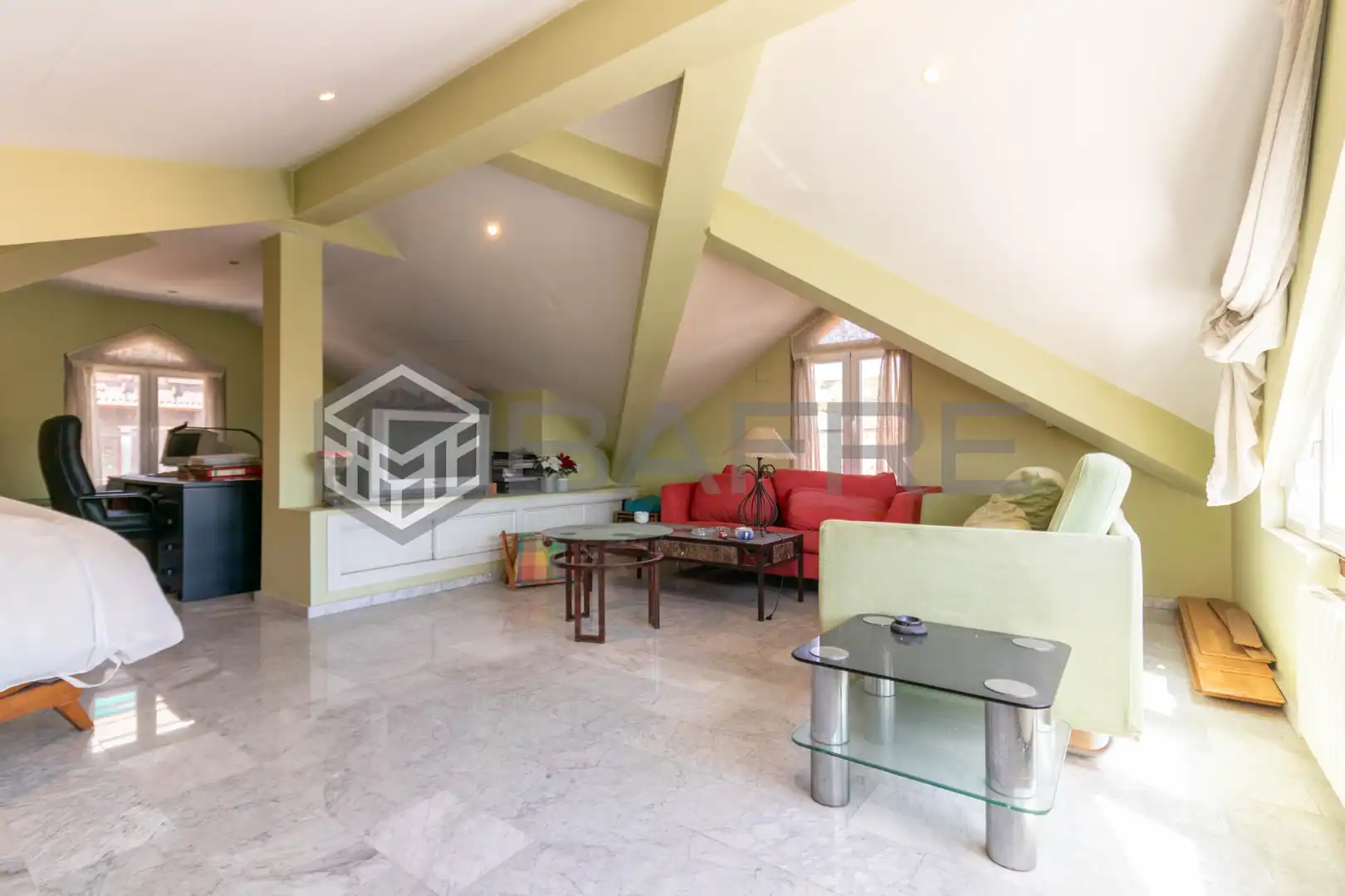 Sala d'estar de Casa o xalet en venda en Madrid amb Aire condicionat, Calefacció i Jardí privat