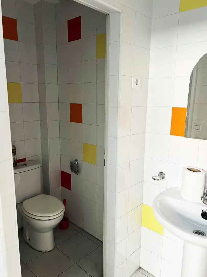 Badezimmer von Fabrikhallen zur Miete in Coslada mit Heizung
