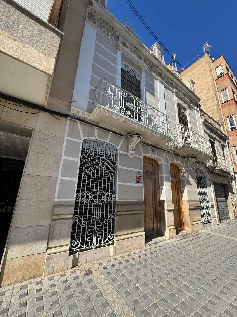 Maison avec terrasse à vendre à Carrer de la Trinitat 79