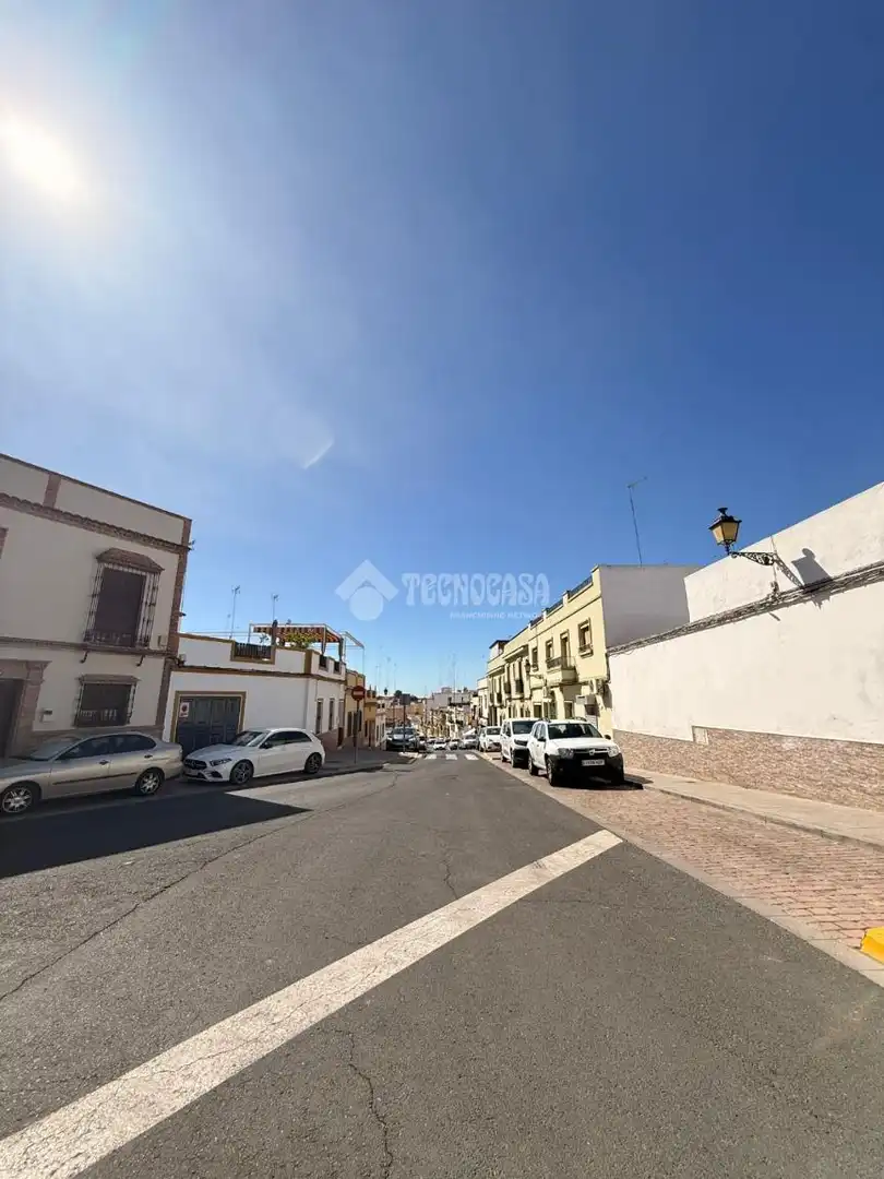 Vista exterior de Casa adosada en venta en Alcalá de Guadaira con Aire acondicionado y Terraza