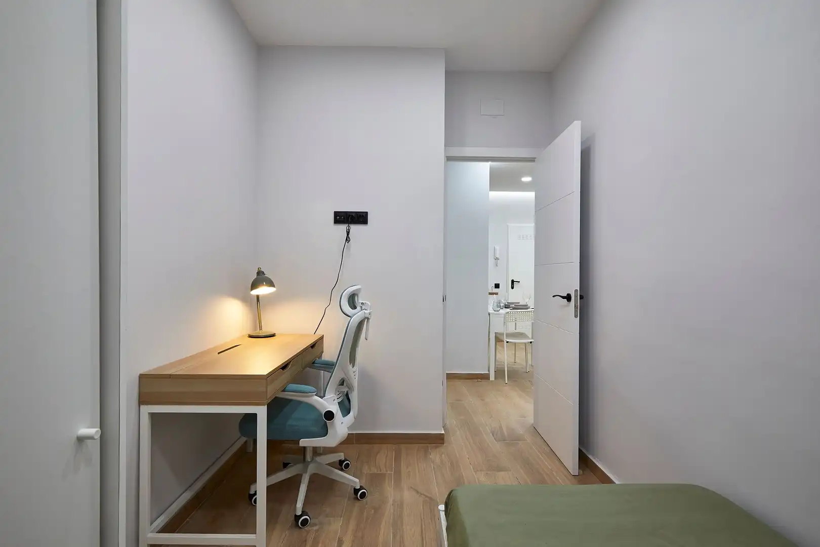 Bedroom of Flat for sale in Barcelona  with Air Conditioner and Parquet flooring