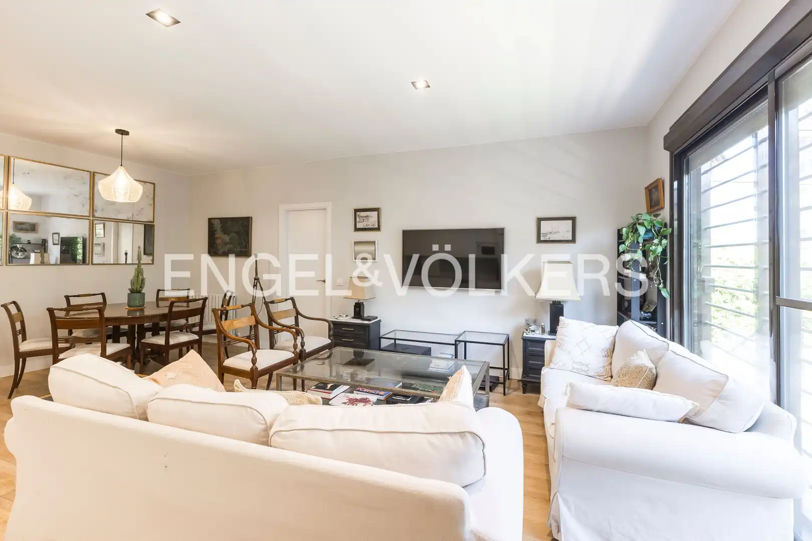 Living room of Apartments for sale in Madrid  with Air Conditioner, Heating and Private garden