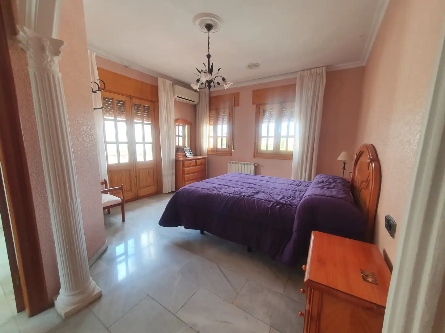 Dormitori de Casa o xalet en venda en Guadix amb Aire condicionat, Calefacció i Terrassa