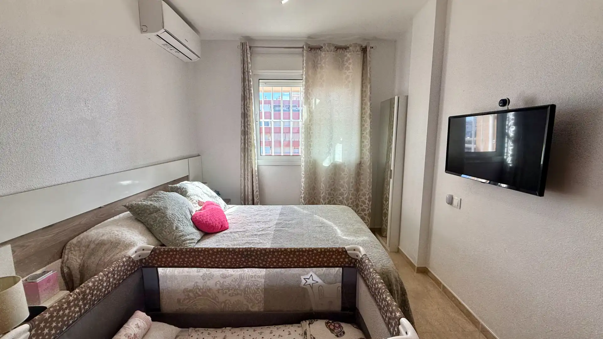 Habitación de Piso en venta en Roquetas de Mar con Terraza, Amueblado y Piscina comunitaria