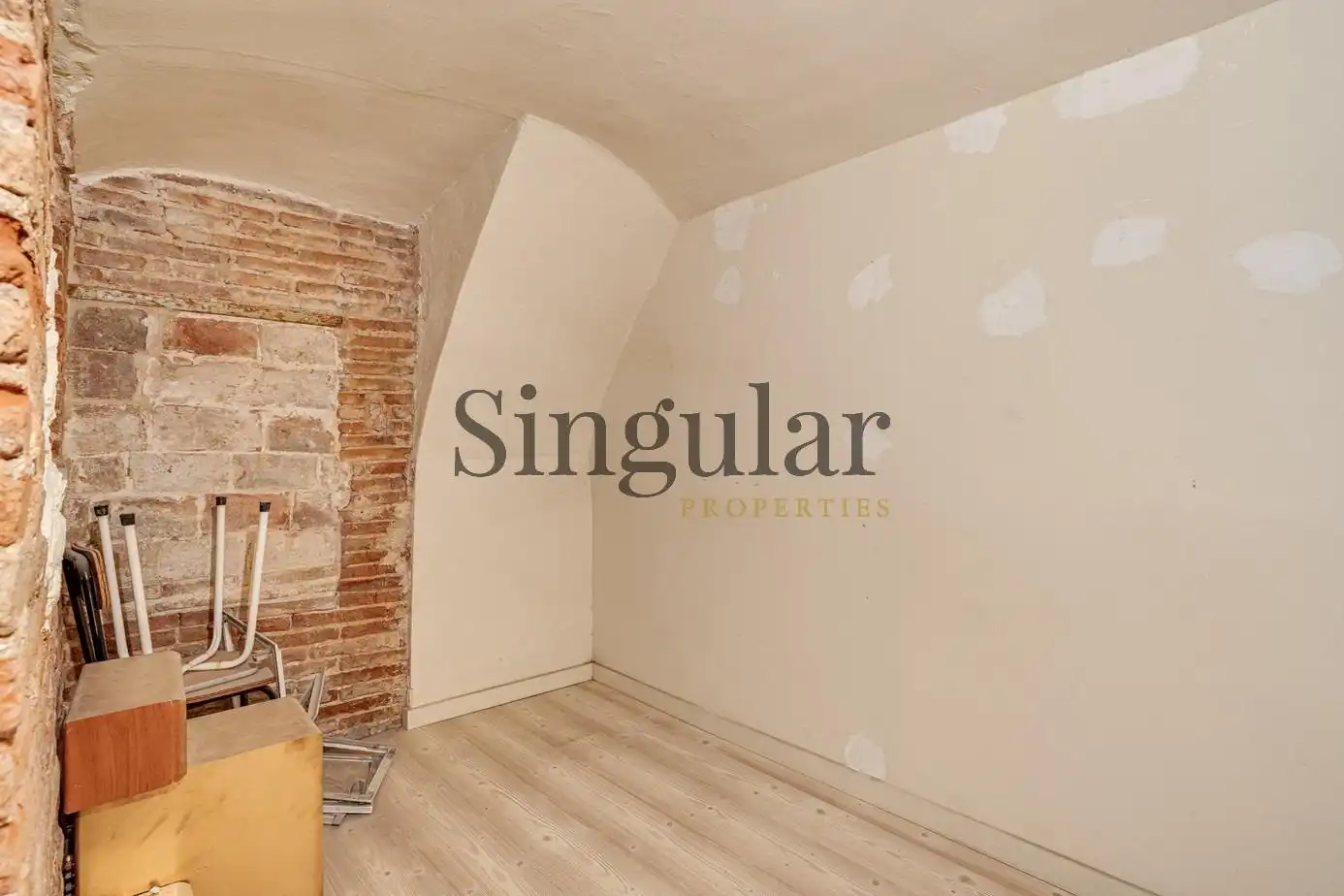 Commercial properties for rent in Carrer de la Creu Coberta, Hostafrancs