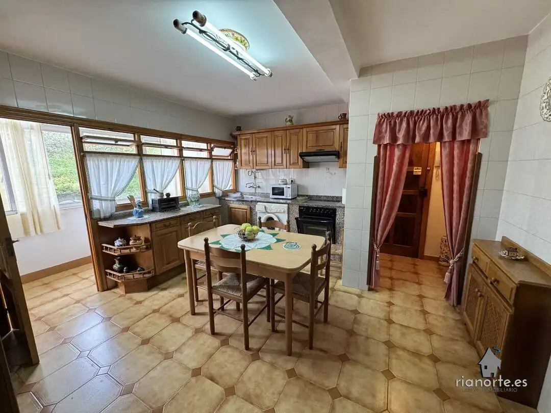 Cocina de Piso en venta en Ribadesella con Calefacción
