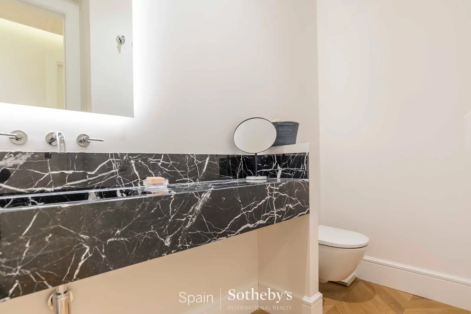 Baño de Apartamento en venta en Madrid con Aire acondicionado, Calefacción y Trastero