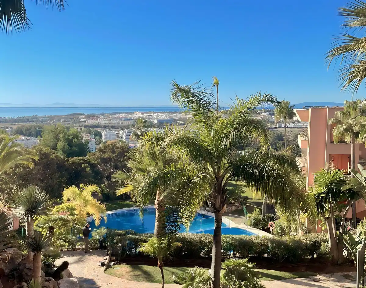 Apartament amb piscina en venda a Nueva Andalucía, imagen 4
