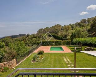 Garden of Country house for sale in Lladó  with Air Conditioner and Swimming Pool