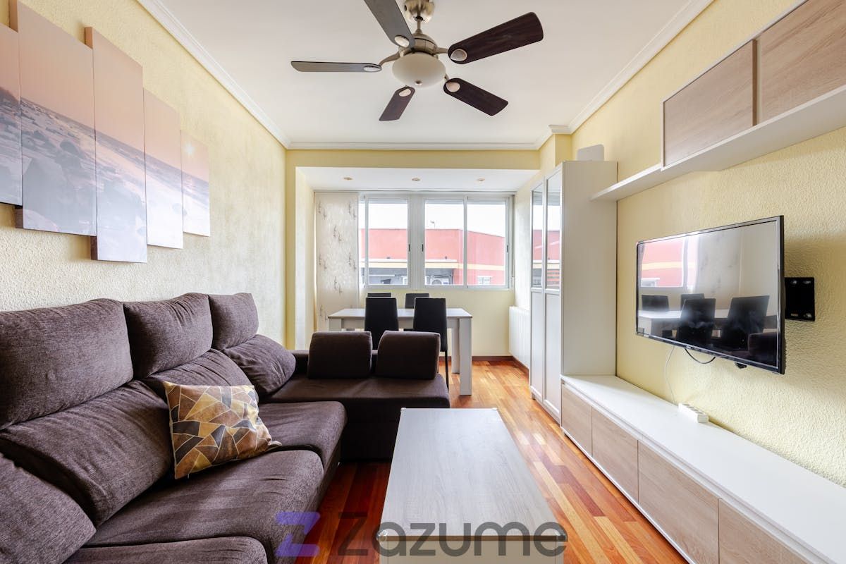 Sala d'estar de Pis de lloguer en  Madrid Capital amb Aire condicionat, Calefacció i Parquet