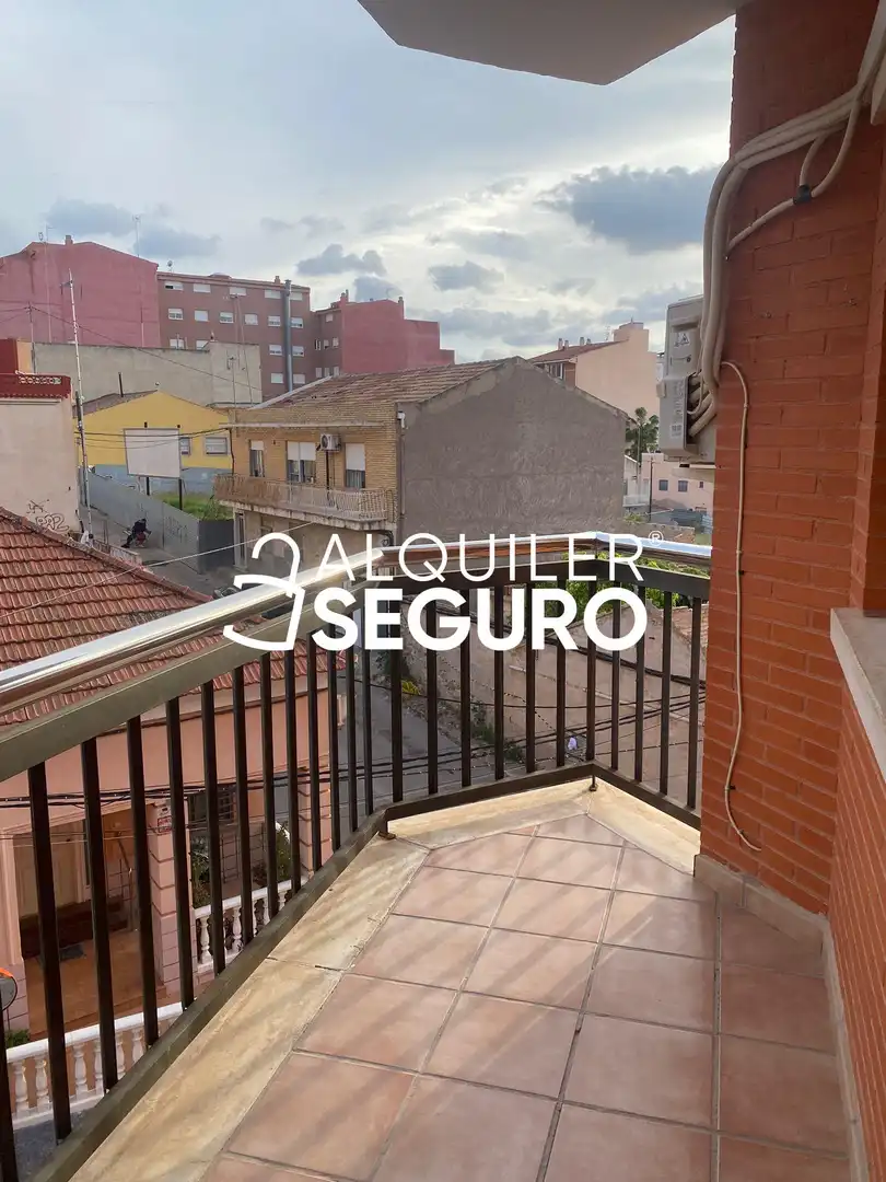 Vista exterior de Piso de alquiler en Murcia con Aire acondicionado y Amueblado