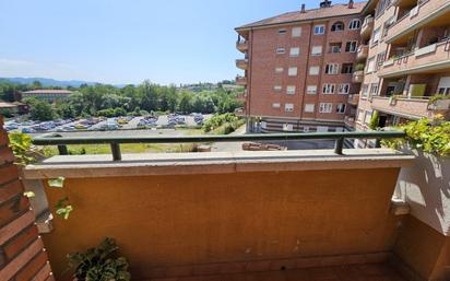 Vista exterior de Pis en venda en Siero amb Calefacció, Parquet i Terrassa