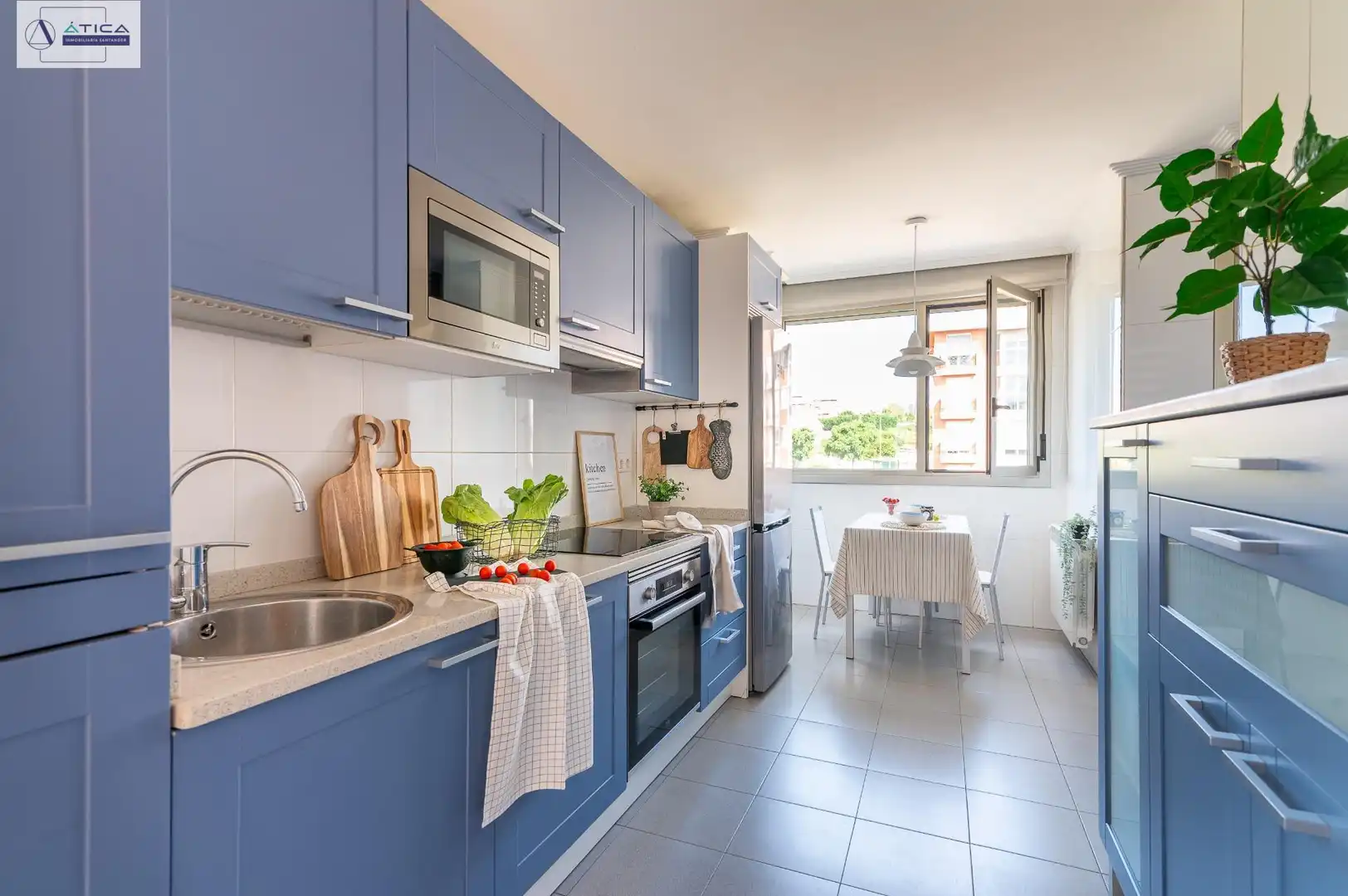 Cocina de Ático en venta en Santander con Calefacción, Jardín privado y Parquet