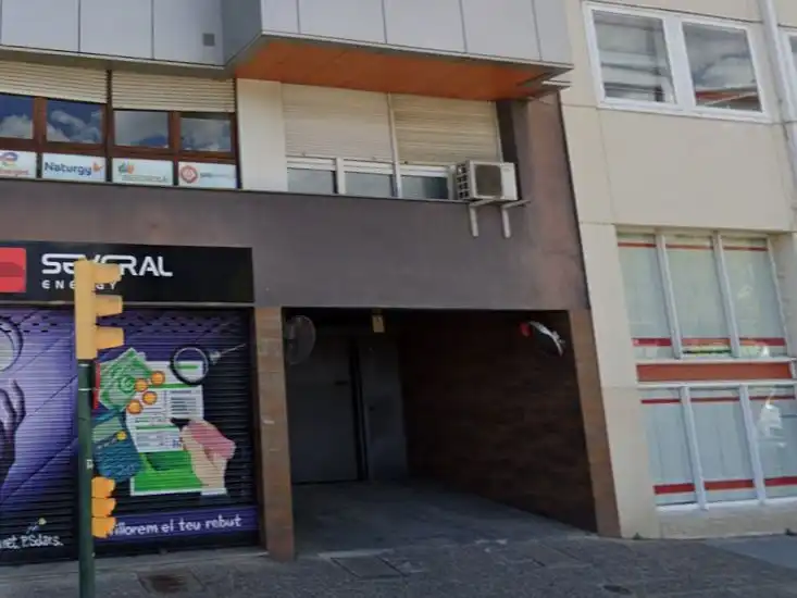 Außenansicht von Garage zur Miete in Girona