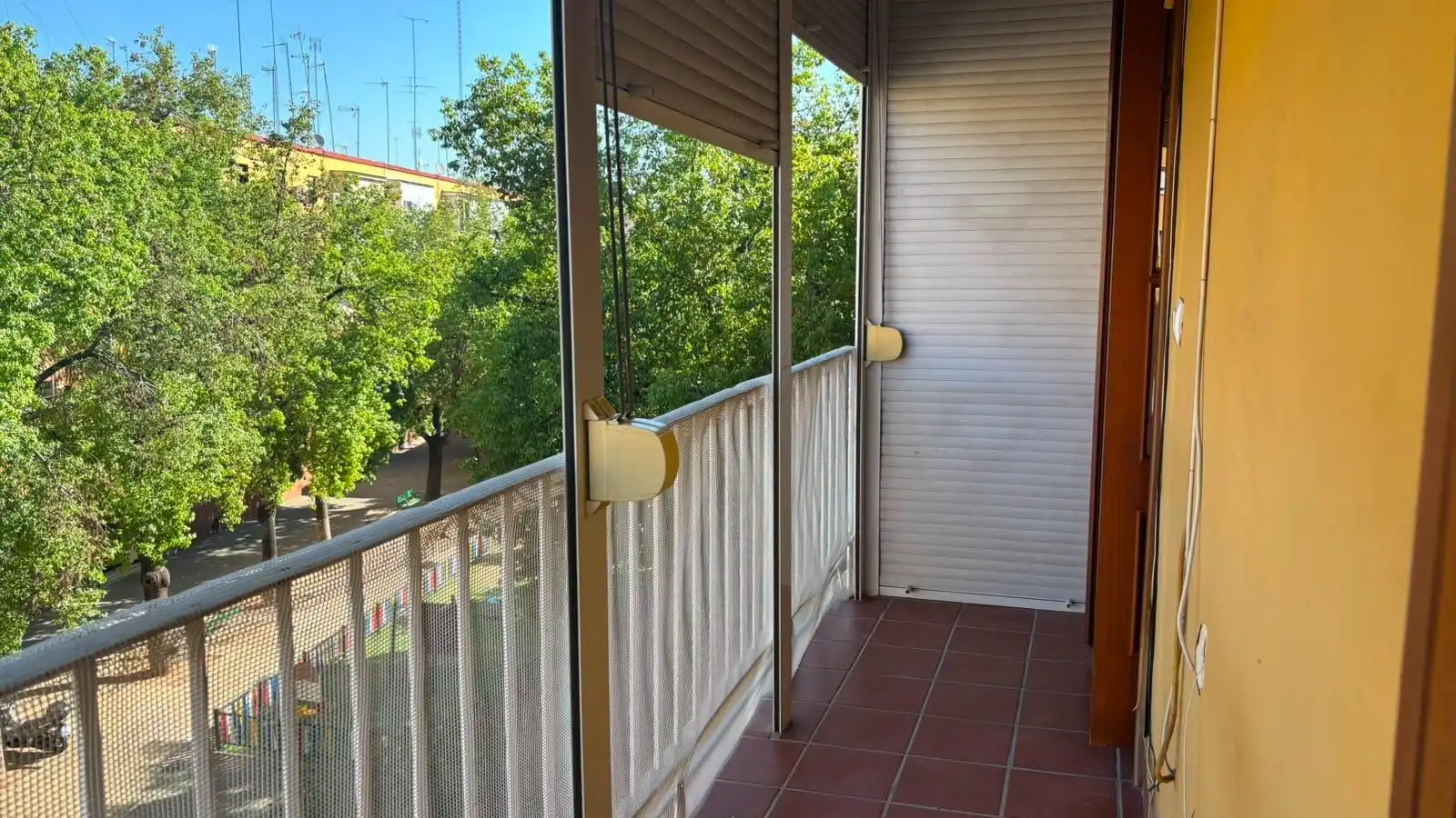 Balcony of Flat for sale in Sevilla  with Air Conditioner, Terrace and Furnished