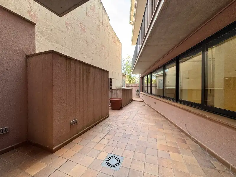 Terrace of Office for rent in La Bisbal d'Empordà  with Air Conditioner, Heating and Terrace