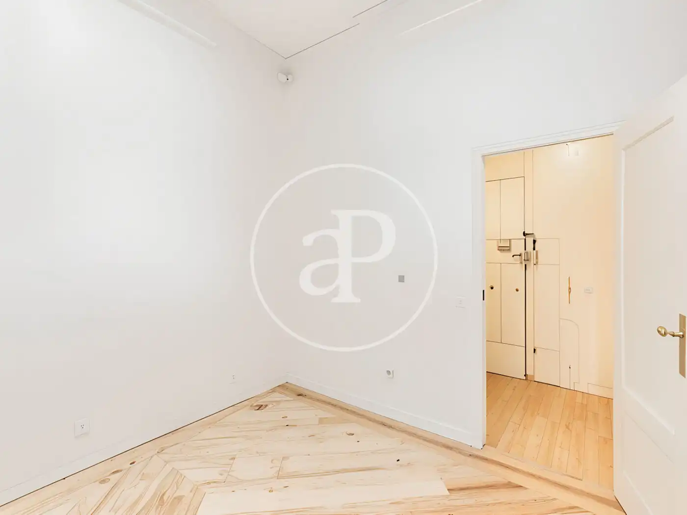 Bedroom of Flat for sale in Madrid  with Heating, Storage room and Balcony