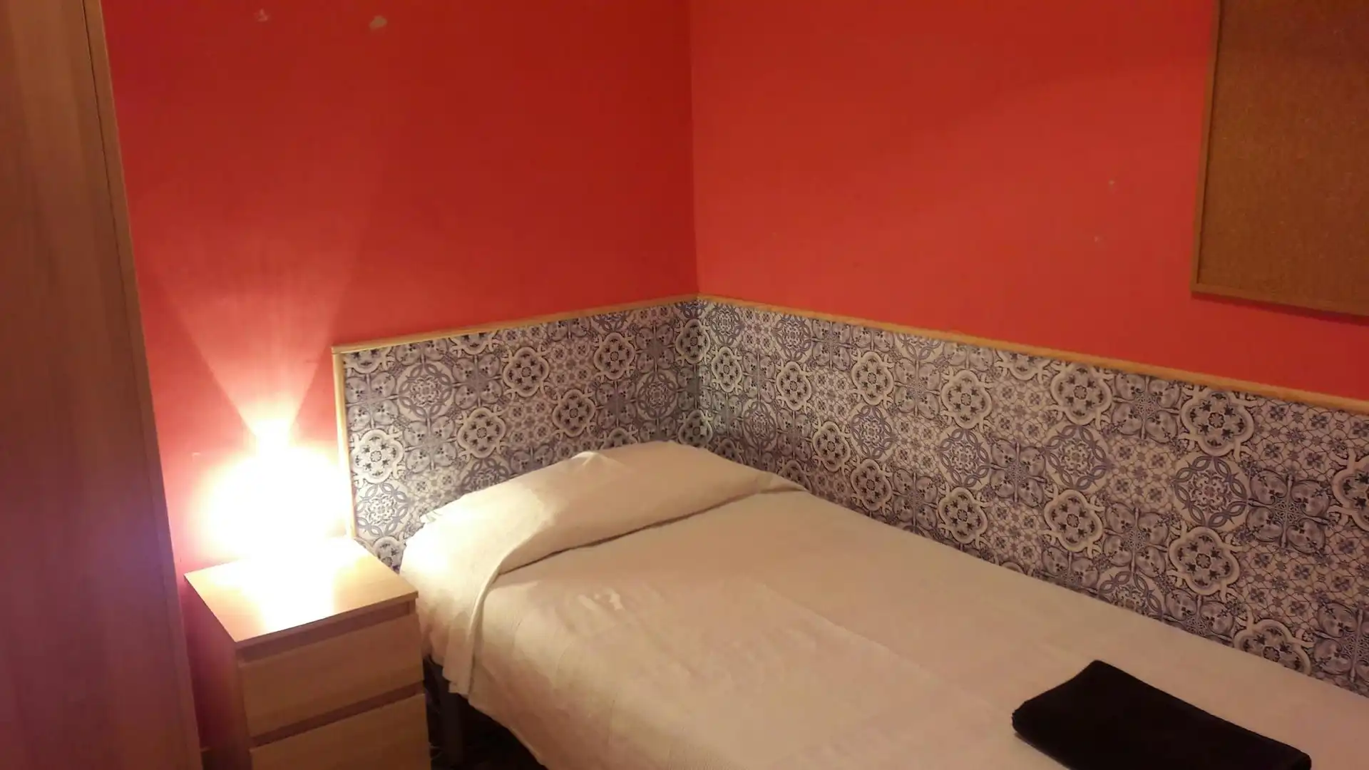 Bedroom of Flat for share in  Barcelona Capital  with Heating, Furnished and Washing machine