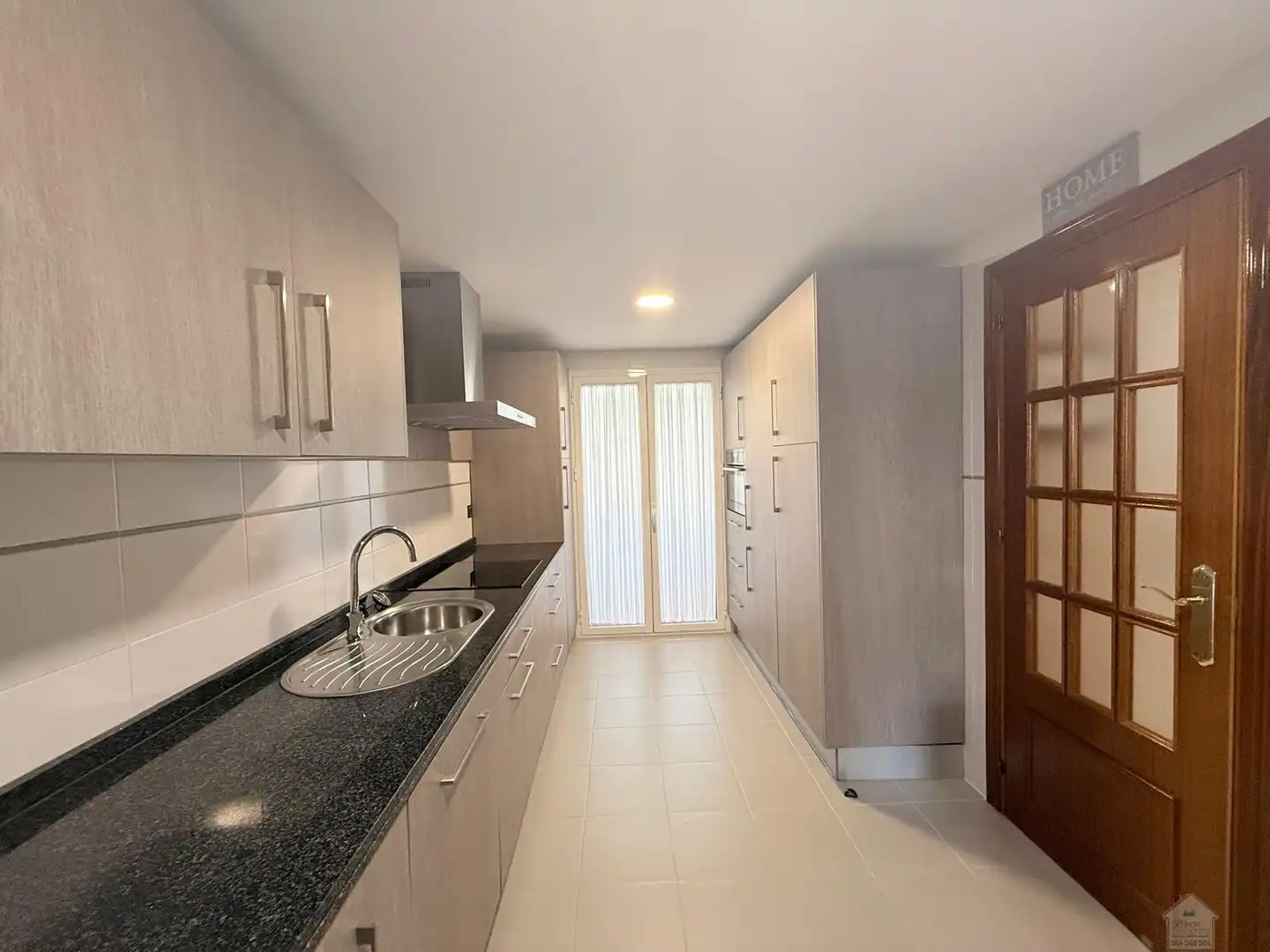 Cocina de Casa o chalet en venta en Tomares con Aire acondicionado, Terraza y Piscina comunitaria
