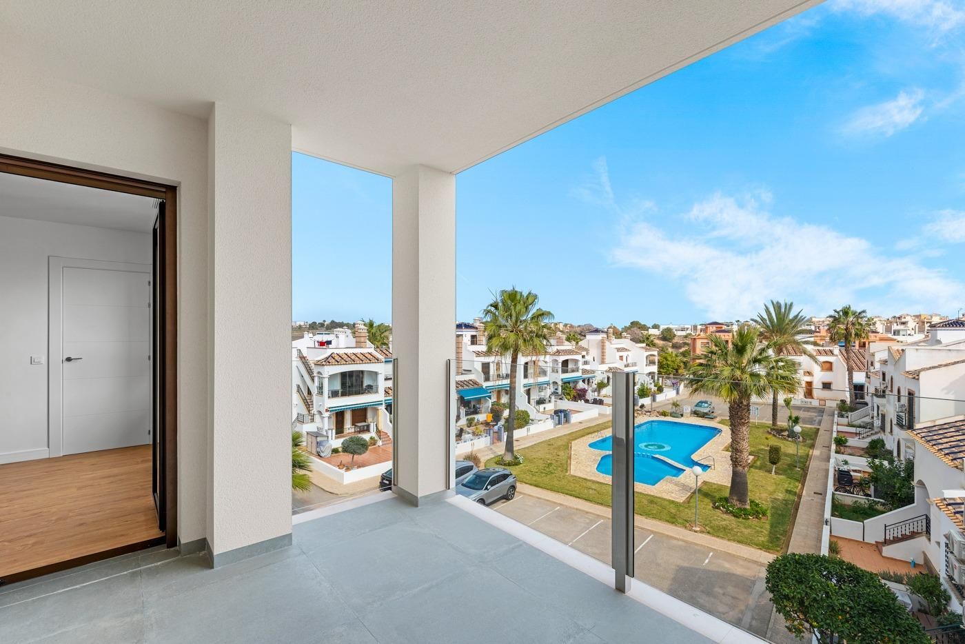 Vista exterior de Piso en venta en Orihuela con Piscina