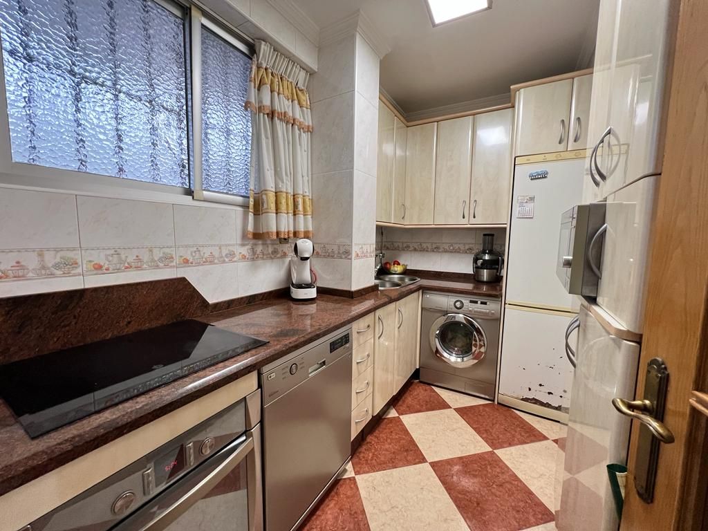 Cuina de Pis en venda en Vélez-Málaga amb Aire condicionat, Calefacció i Moblat