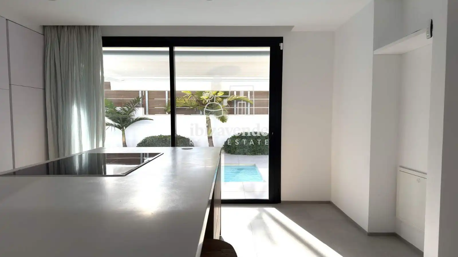 Cuina de Casa o xalet en venda en Santa Eulària des Riu amb Aire condicionat, Calefacció i Piscina