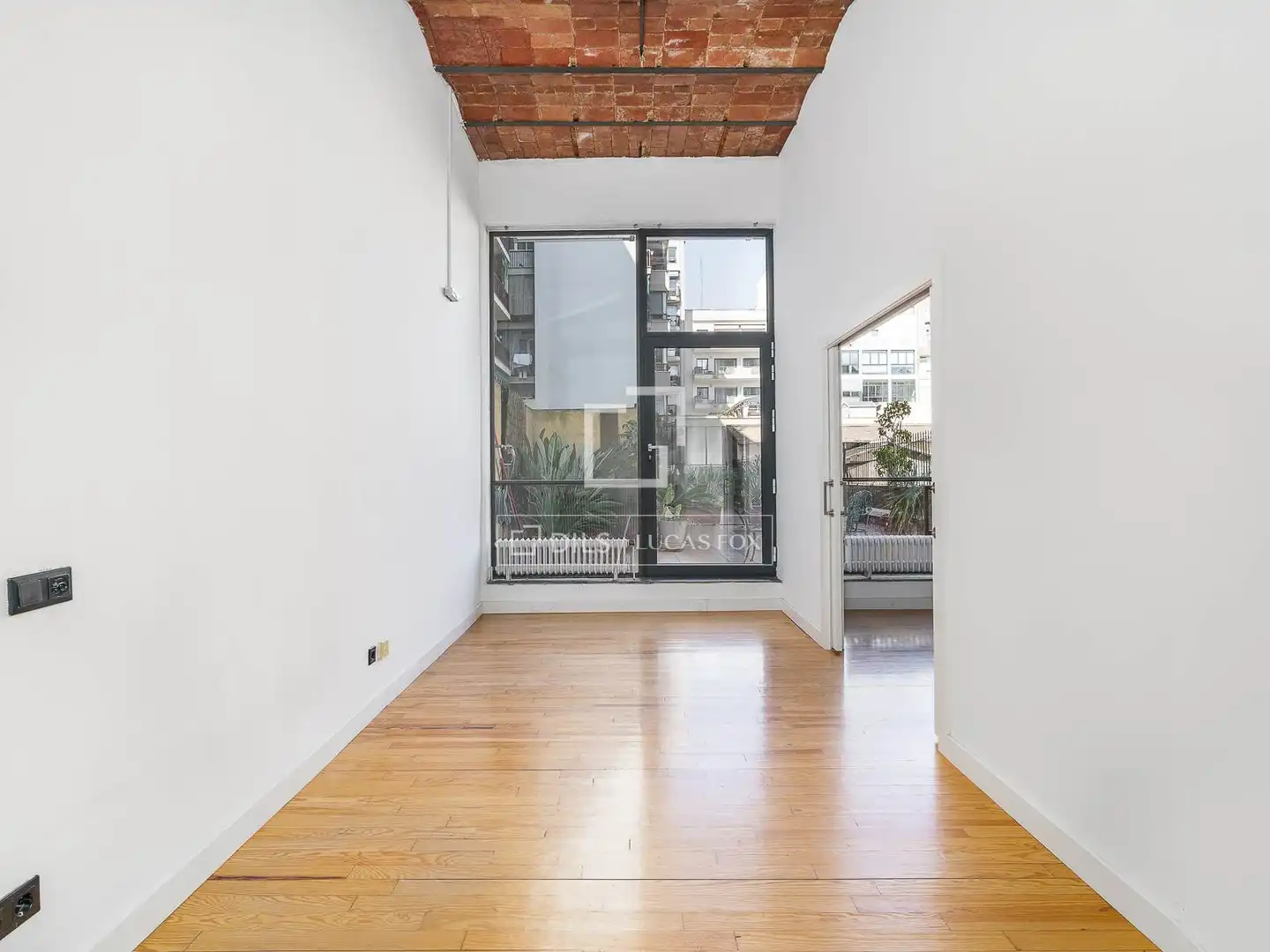 Exterior view of Flat for sale in Barcelona  with Air Conditioner, Terrace and Storage room