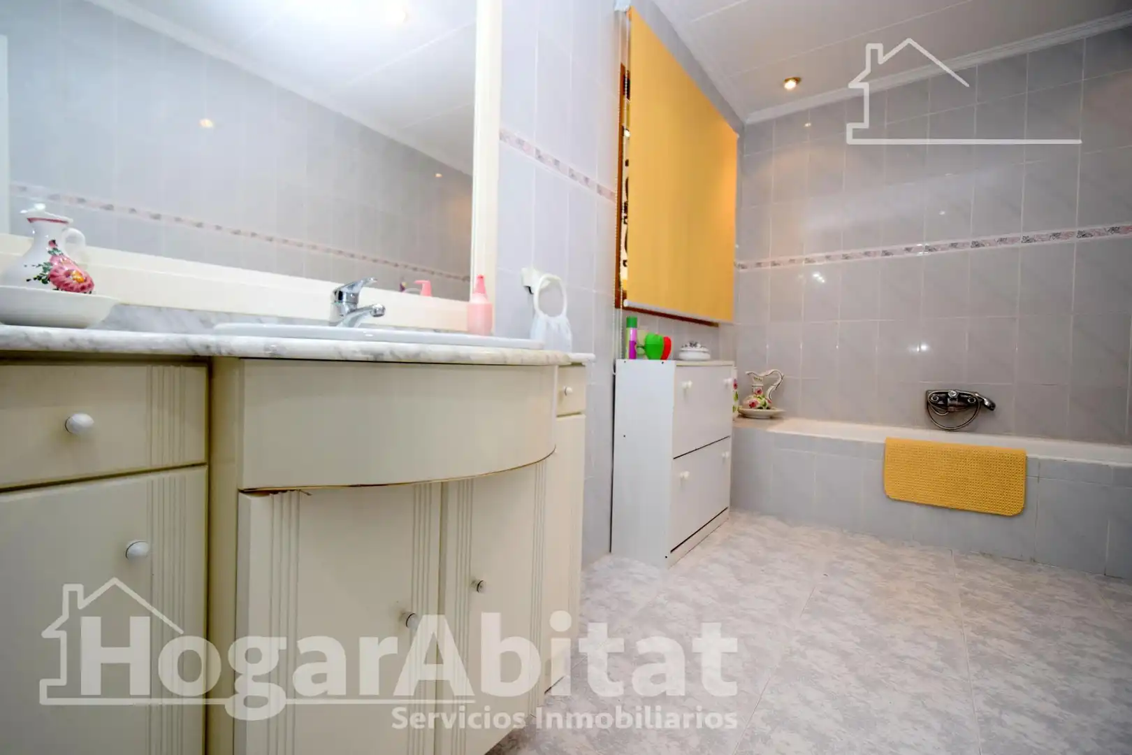 Bany de Casa o xalet en venda en Llíria amb Jardí privat, Terrassa i Traster