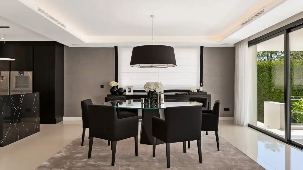 Chalet con piscina en venta en Nueva Andalucía, imagen 4