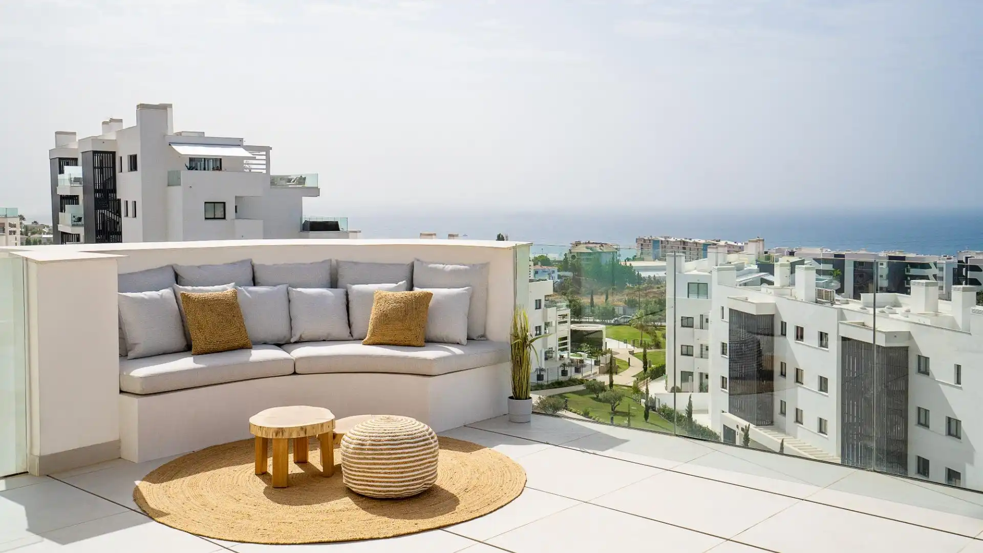 Terrasse von Dachboden zum Verkauf in Fuengirola mit Klimaanlage, Terrasse und Abstellraum