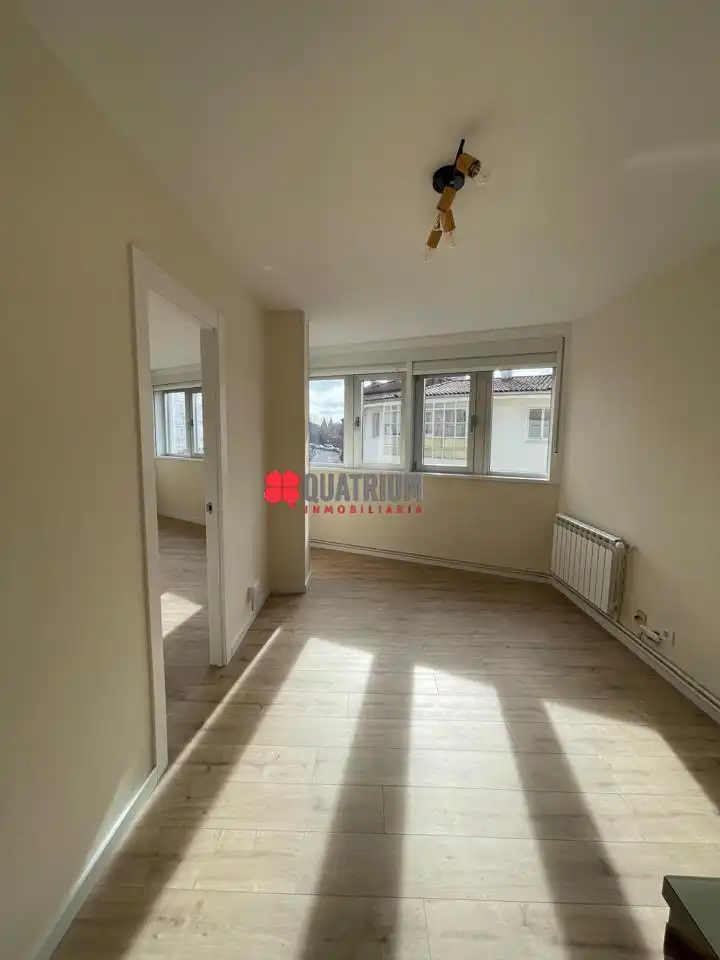 Flat for rent in Avenida de Salamanca, Campus Norte - San Caetano