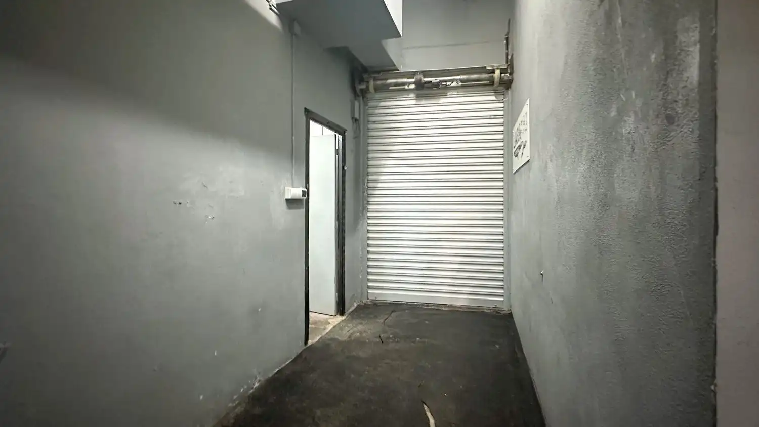 Commercial properties for sale in Deba  with Air Conditioner