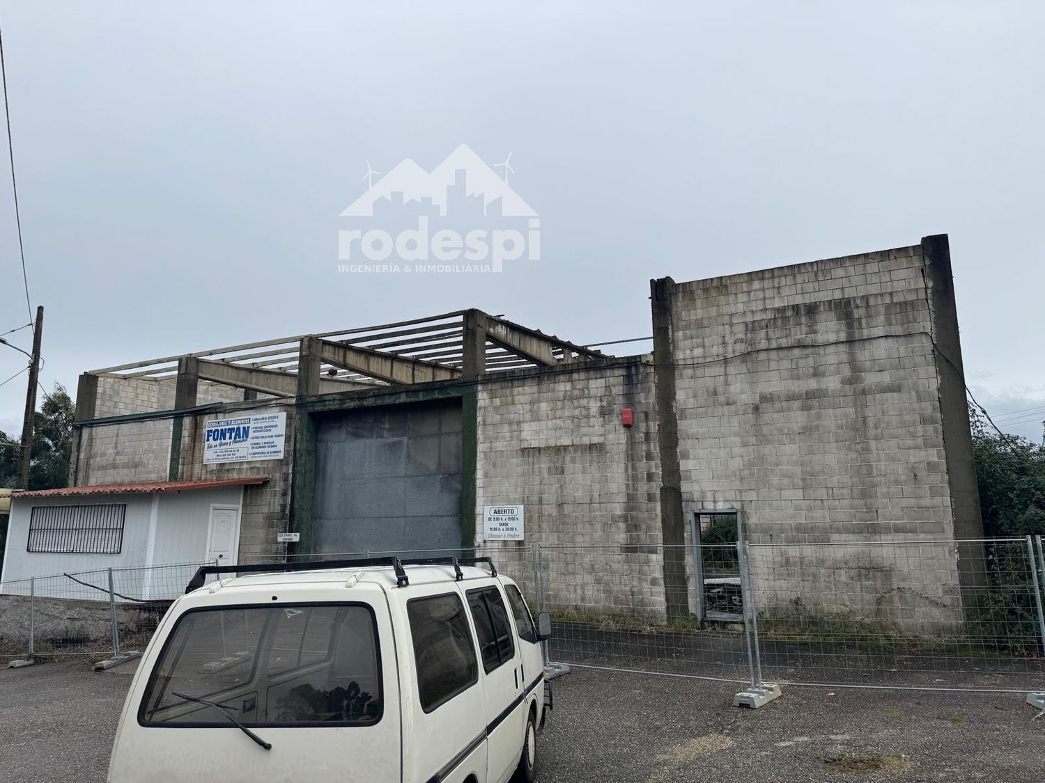 Vista exterior de Nau industrial en venda en As Neves  