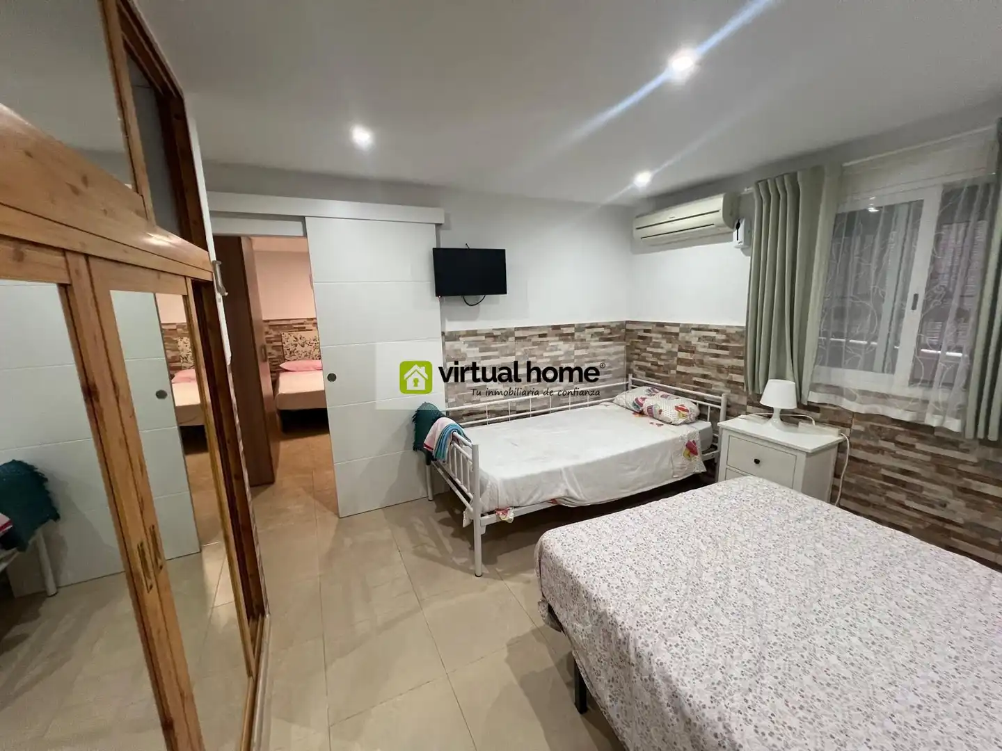 Habitación de Planta baja en venta en Benidorm con Aire acondicionado, Trastero y Amueblado
