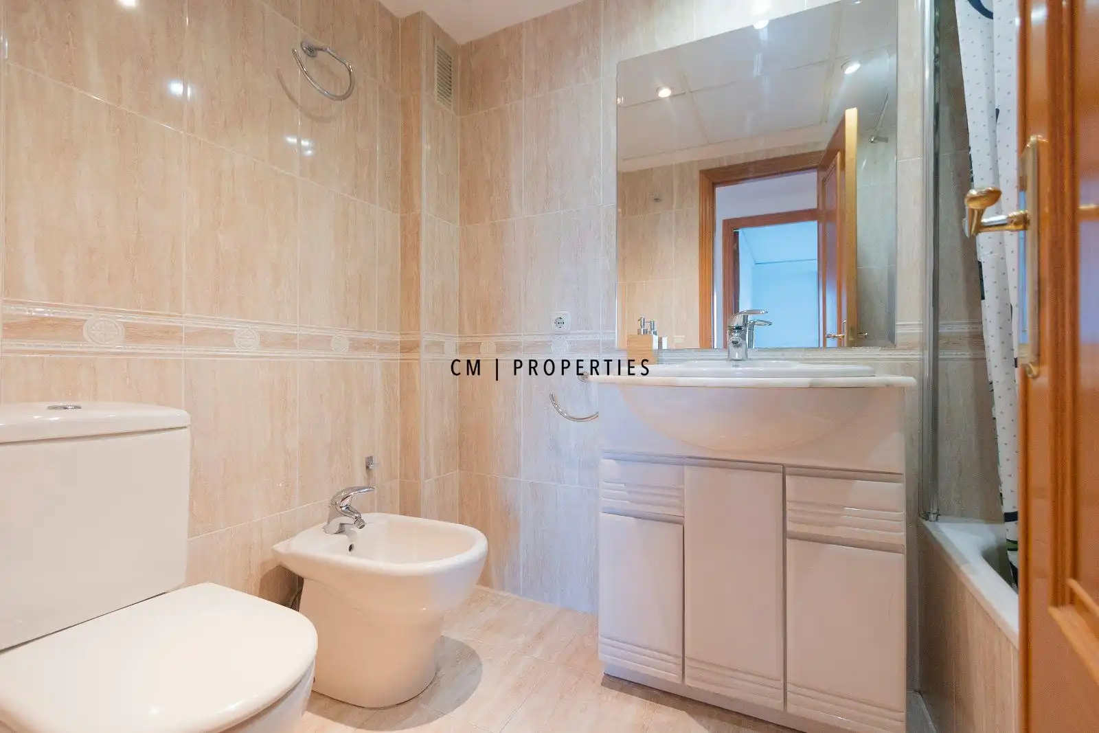 Habitación de Piso en venta en Valencia con Aire acondicionado, Calefacción y Terraza