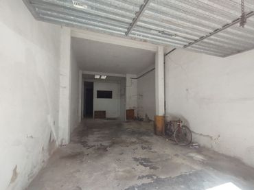 Locale commerciale in vendita a Casco Urbano