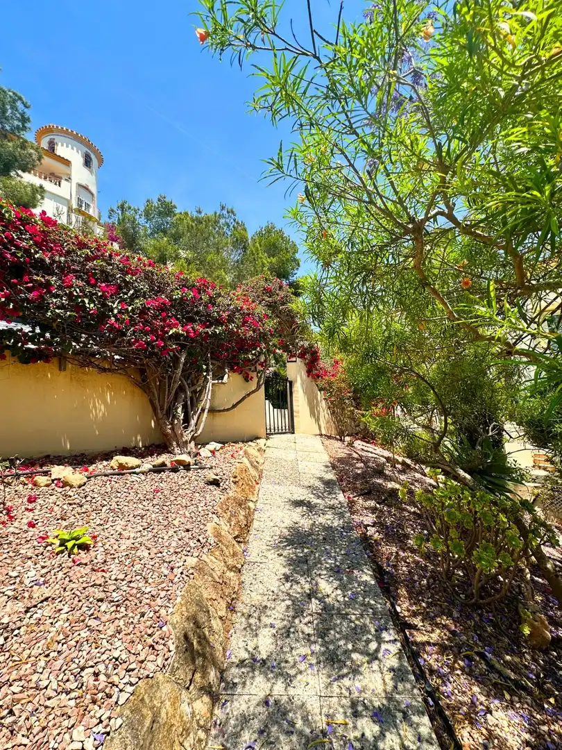 Vista exterior de Casa adosada en venta en Orihuela con Aire acondicionado, Terraza y Trastero