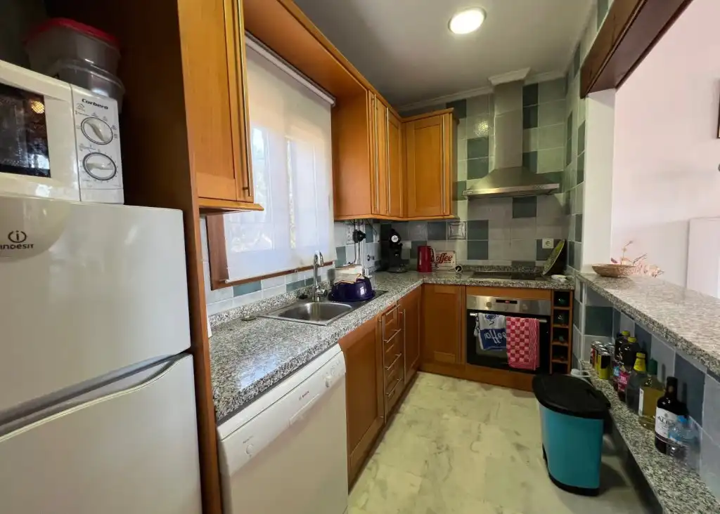 Cuina de Casa o xalet en venda en Alicante / Alacant amb Aire condicionat, Calefacció i Jardí privat