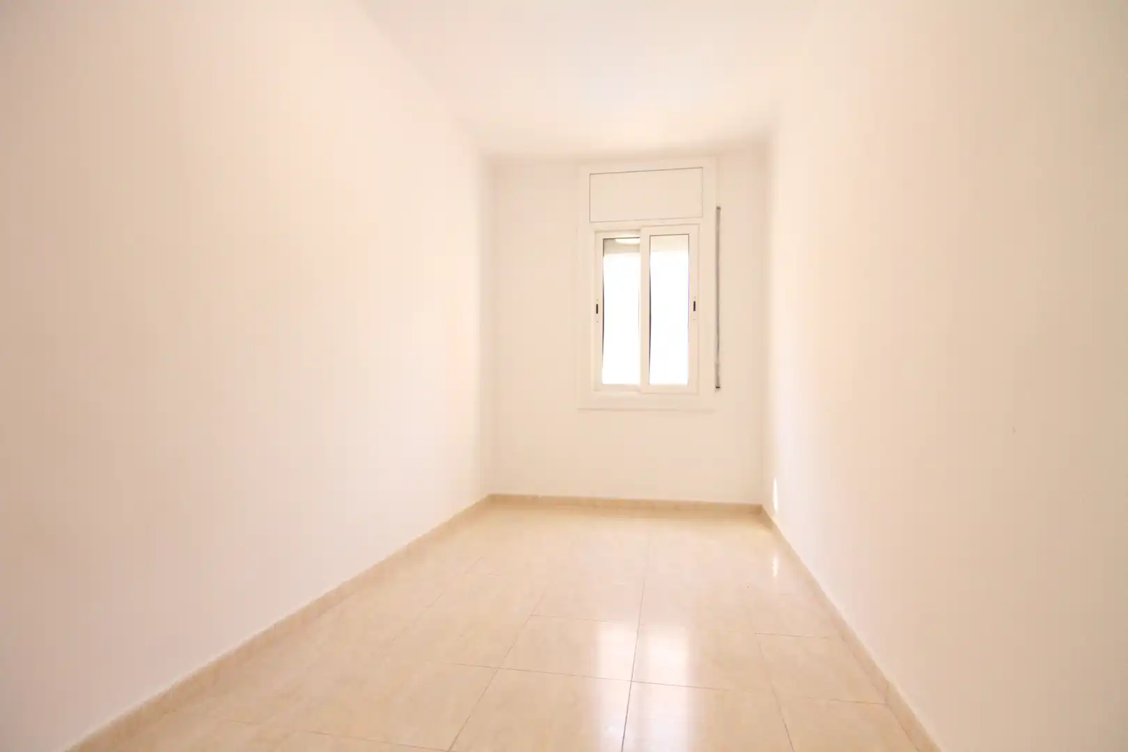Habitación de Piso en venta en Olesa de Montserrat con Horno y Alarma