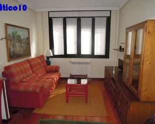 Sala d'estar de Apartament de lloguer en Oviedo 