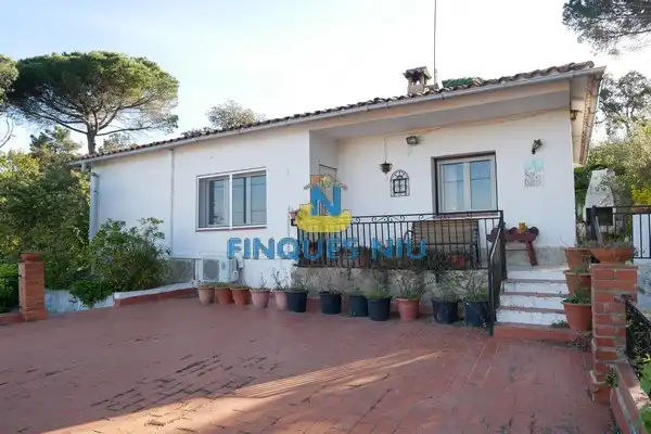 Vista exterior de Casa o xalet en venda en Maçanet de la Selva amb Aire condicionat, Calefacció i Jardí privat