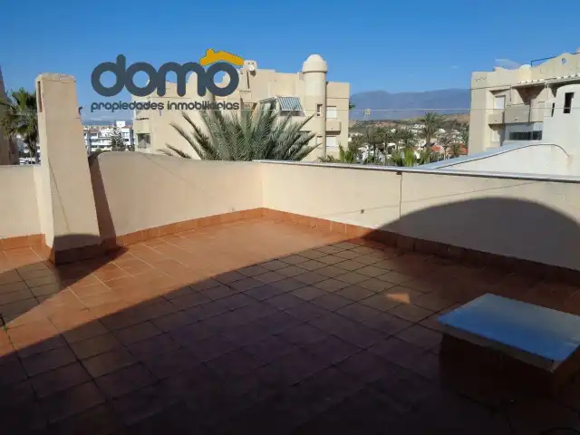 Terrasse von Einfamilien-Reihenhaus zum Verkauf in El Ejido mit Privatgarten, Terrasse und Abstellraum