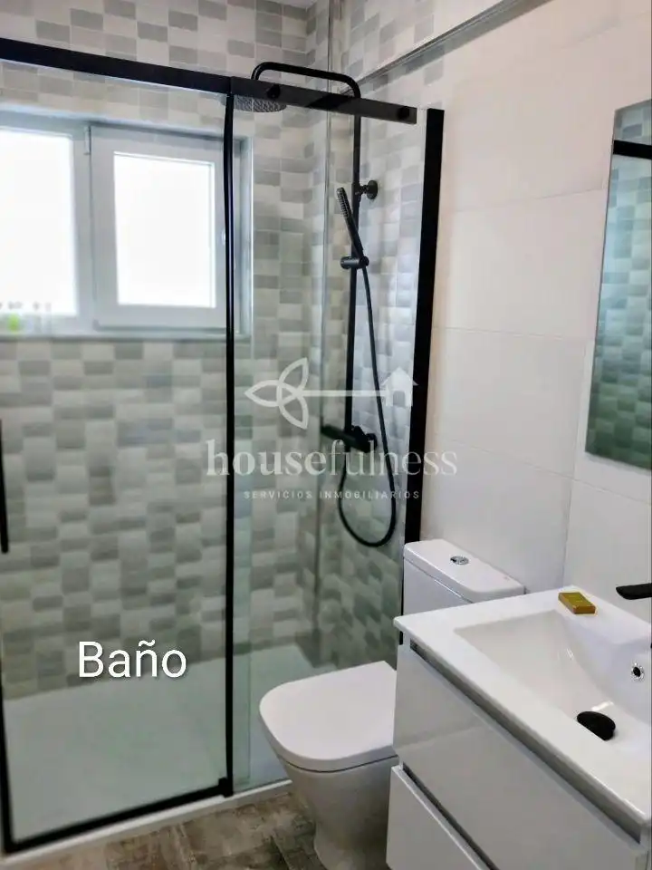 Baño de Apartamento en venta en Valdoviño con Calefacción y Amueblado