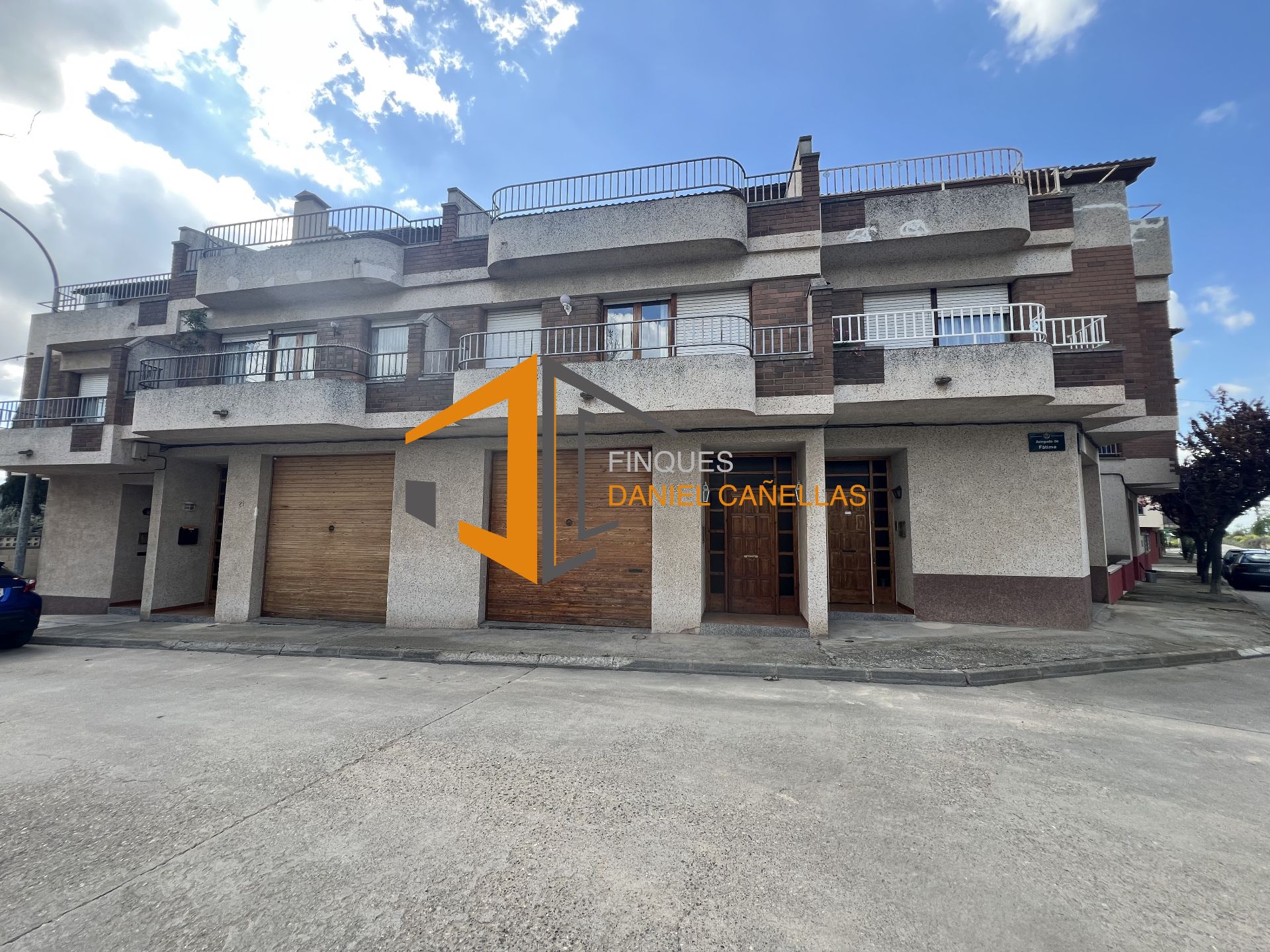 Exterior view of Single-family semi-detached for sale in Tàrrega  with Heating, Private garden and Terrace